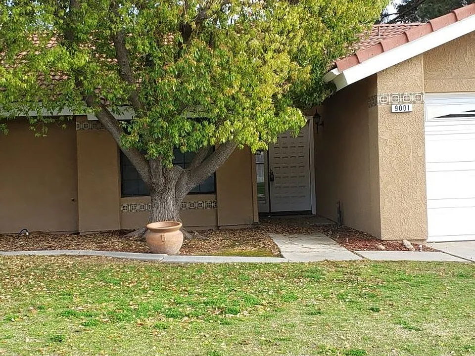 9001 Crowningshield Dr
