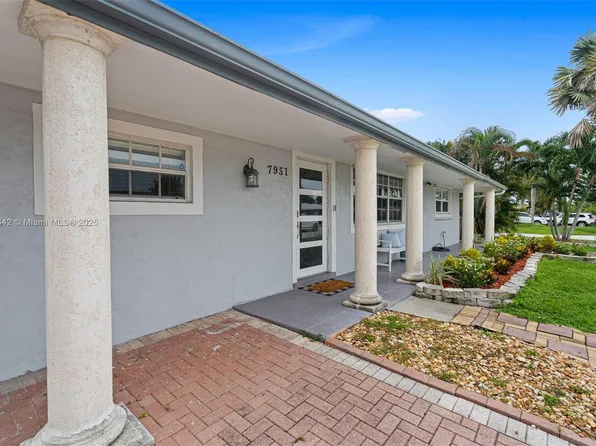 7951 NW 11th St, Pembroke Pines, FL 33024