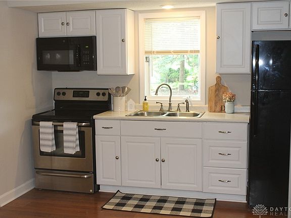 3rd image of 1112 Tabor Ave