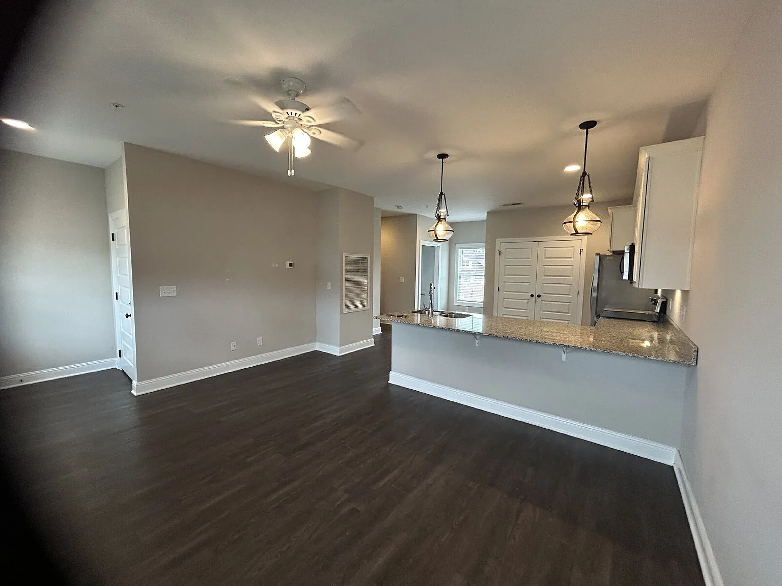 2 bed, 2.5 bath, 1142 sqft, $1,375 — Photo 2