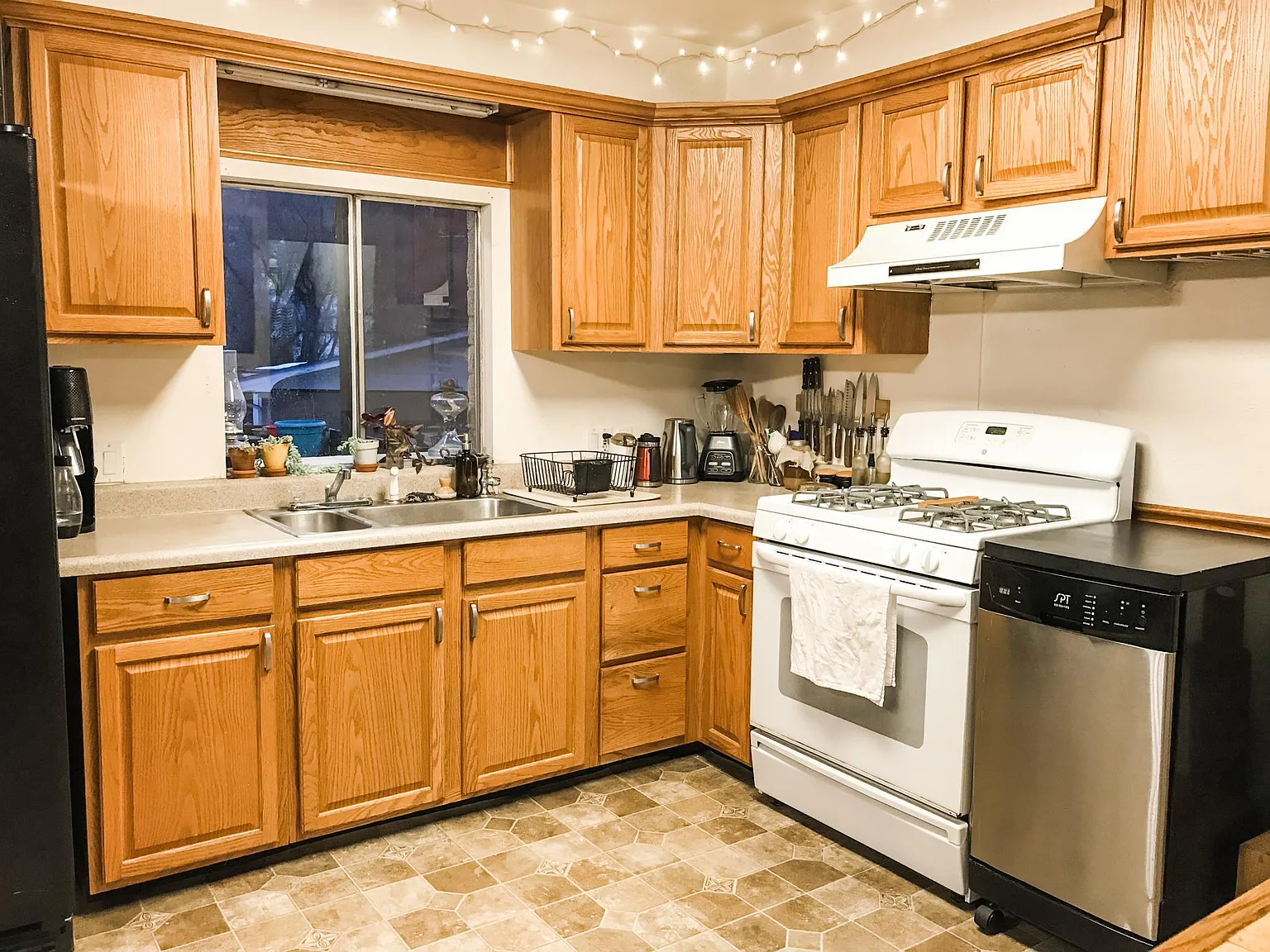 3 bed, 1260 sqft, $2,300 — Photo 2