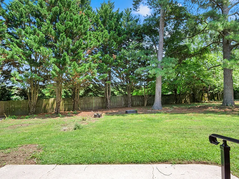 114 Thomas Nelson Ln — Photo 29