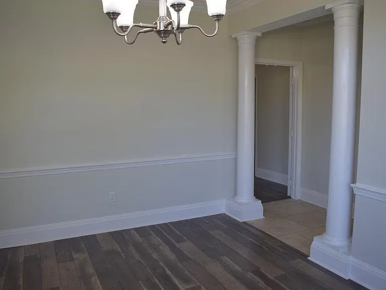 128 Eastwood Dr — Photo 7