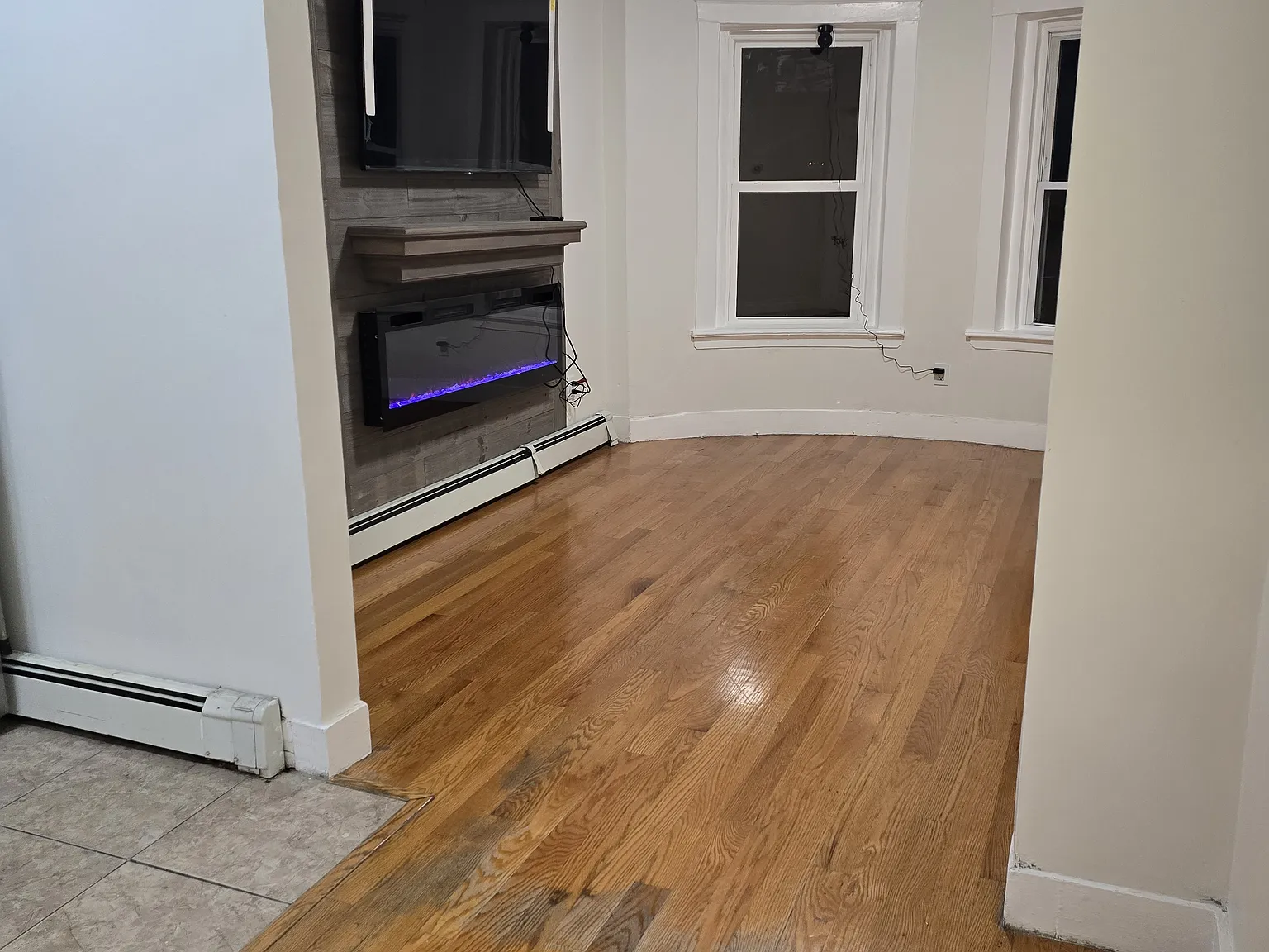 4 bed, 1250 sqft, $3,300 — Photo 2