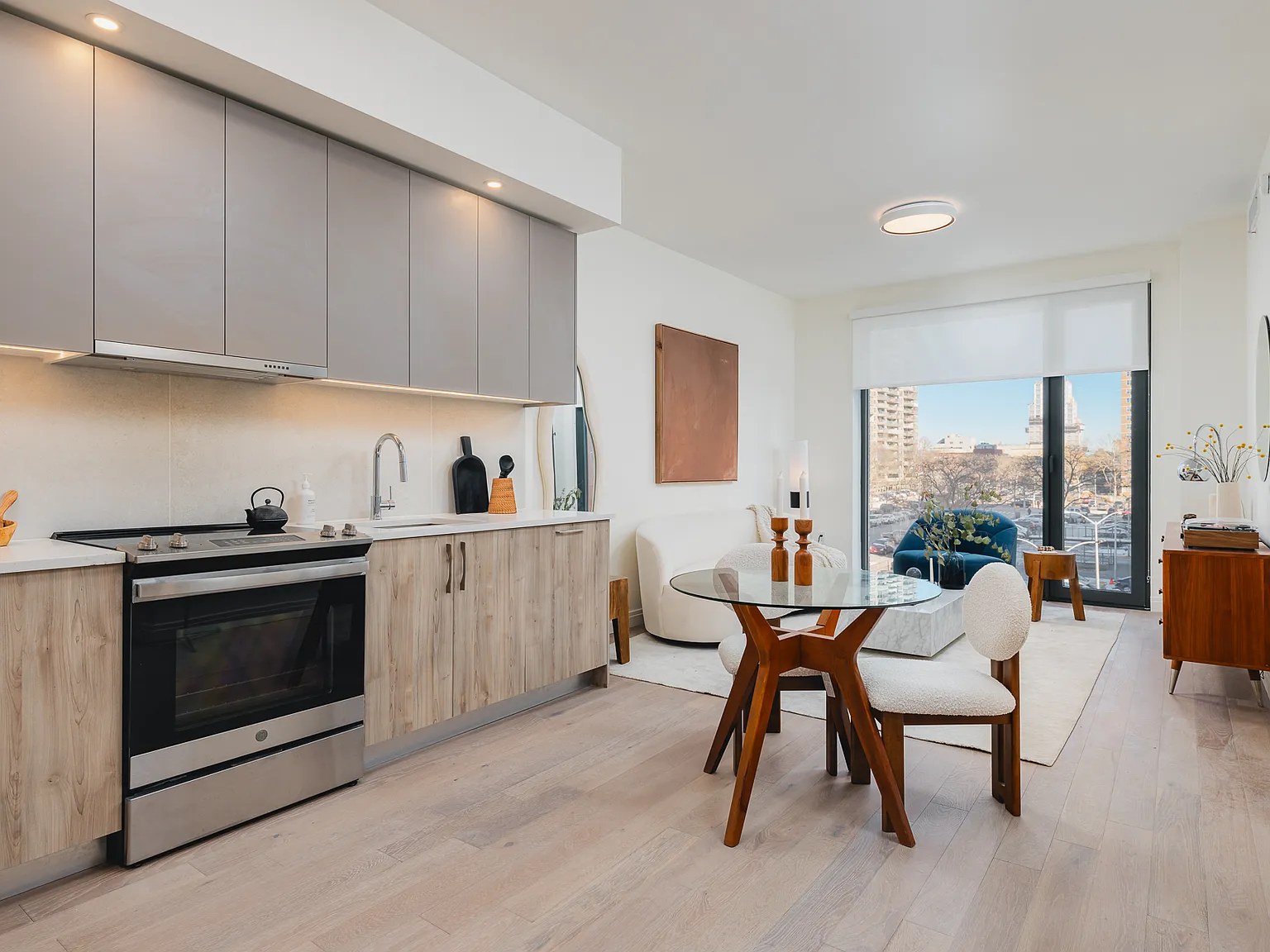 255 Lorimer Street — Photo 3