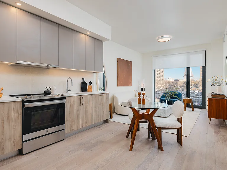 255 Lorimer St #664 — Photo 3