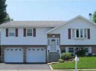 1748 Michael Dr, Whitehall, PA 18052