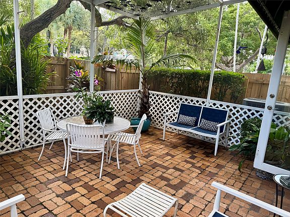 4th image of 101 NE 14th Avenue #101