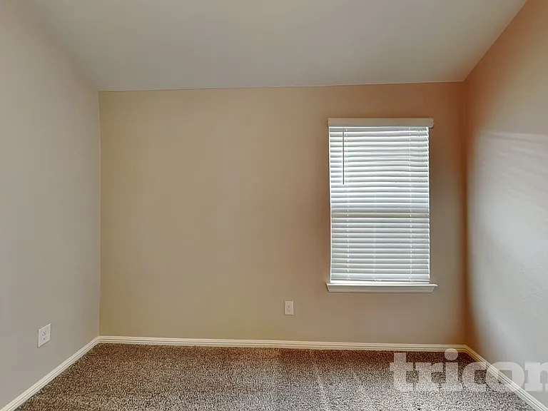 2305 Denmark Ln — Photo 13