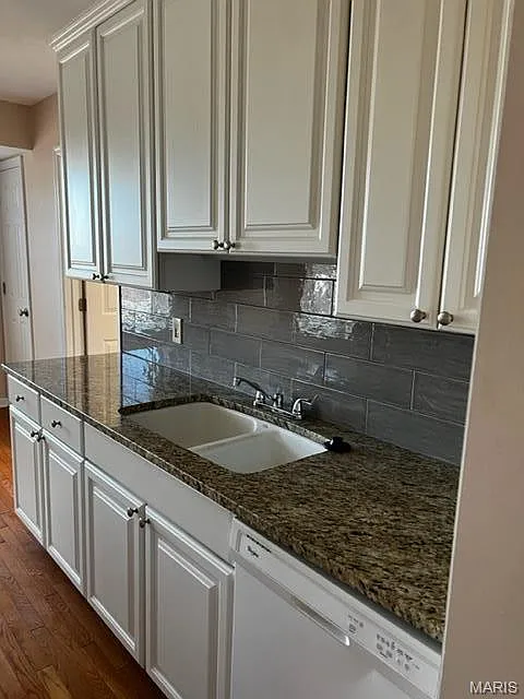 2 bed, 2.0 bath, 1200 sqft, $1,700 — Photo 4