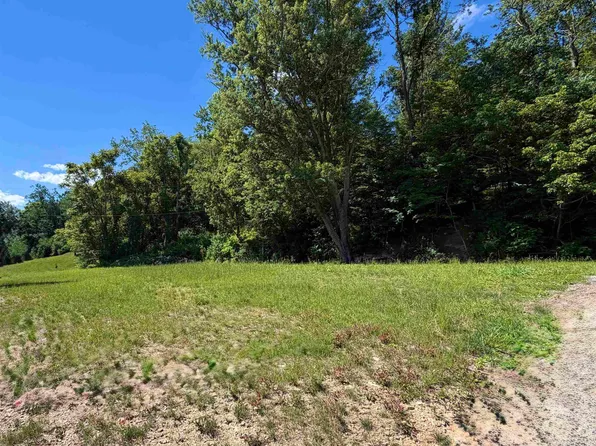 517 Hoult Rd, Fairmont, WV 26554