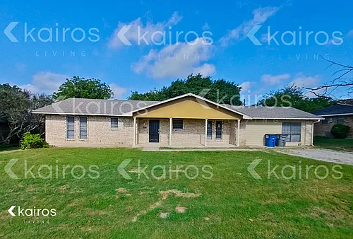 168 Creekview Dr E Photo 1