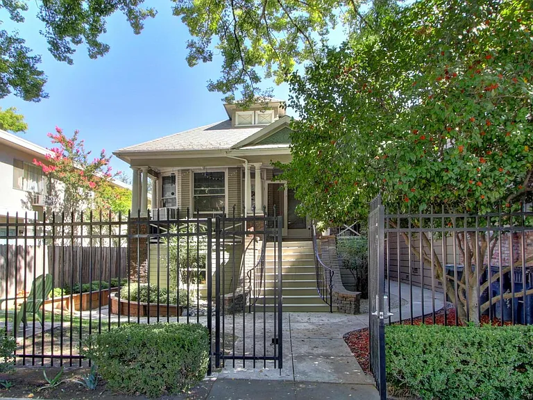 2725 I St #A — Photo 19