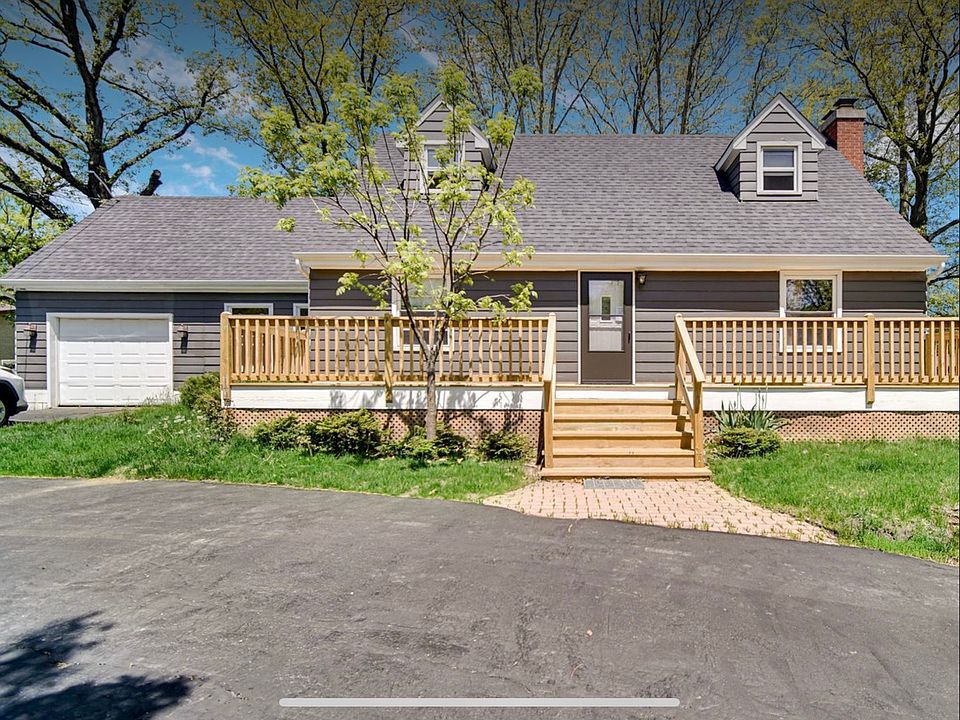 1st image of 205 W Wood St
