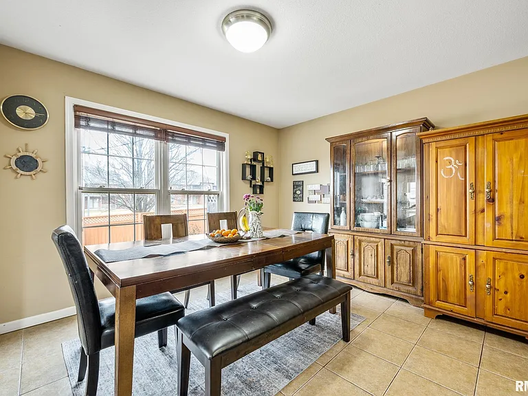 2321 W Kenfield Ct — Photo 9
