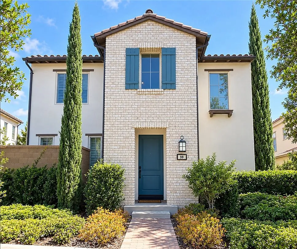 3 bed, 2.5 bath, 1895 sqft, $5,100 — Photo 1