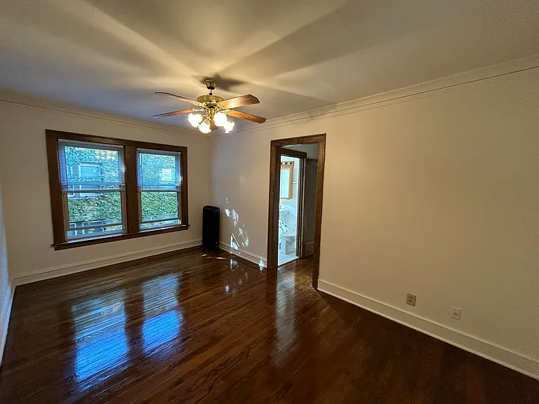 520 W Belden Ave — Photo 38