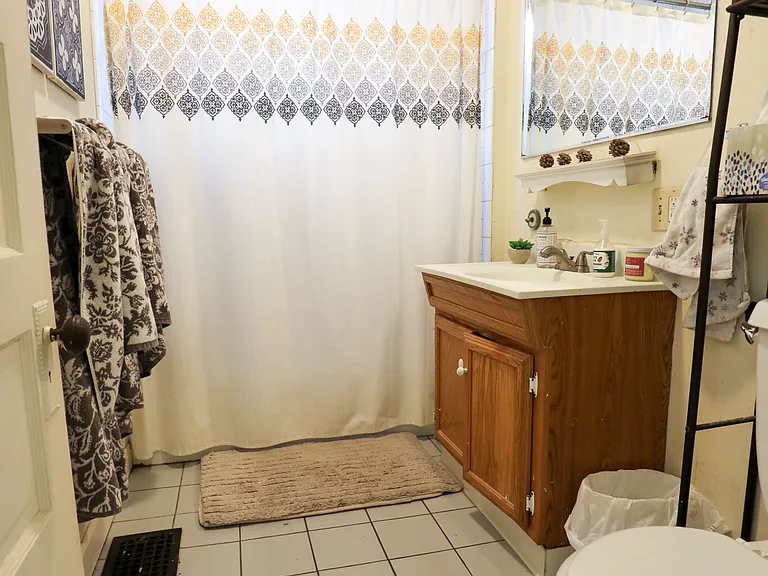 44 Easton St #2 — Photo 8
