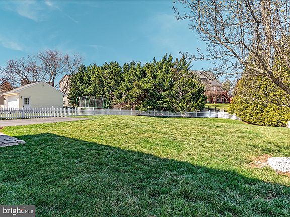 2nd image of 10052 Hume Ct