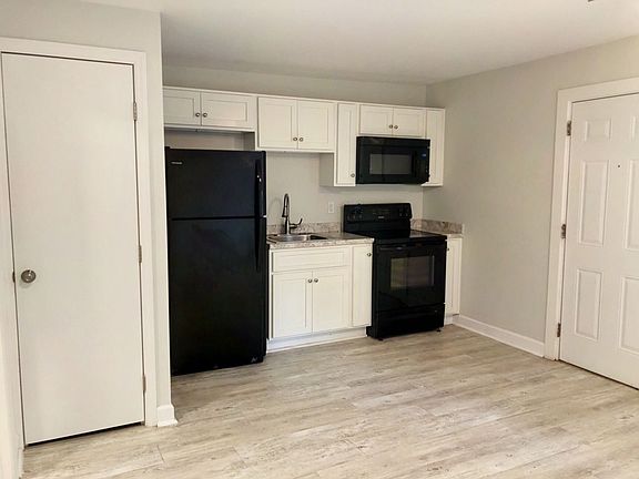 3rd image of 403 37th Ave S #302