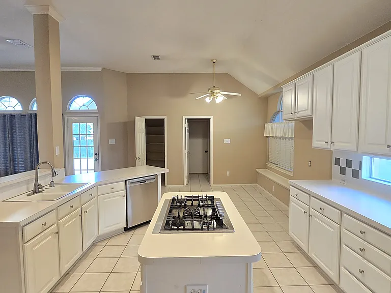 2421 Micarta Dr — Photo 6