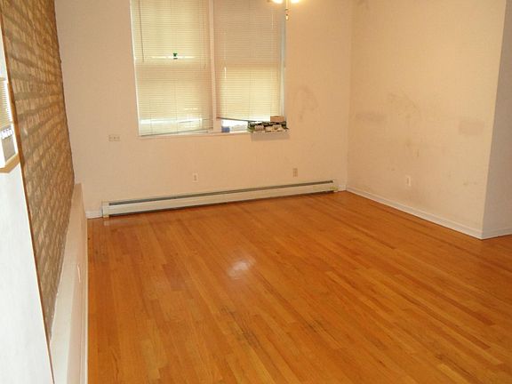 2nd image of 6150 N Winthrop Ave #Garden