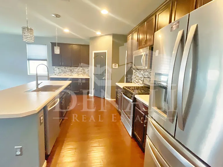 51 S 57th Pl — Photo 12