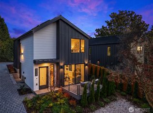 2534 30th Ave W, Seattle, WA 98199