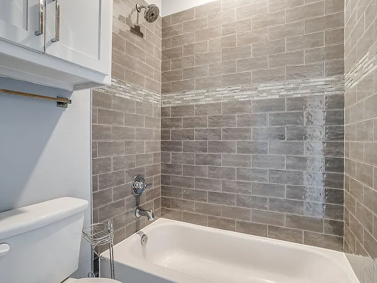 2822 Addison Park Ln #2822-2028 — Photo 16