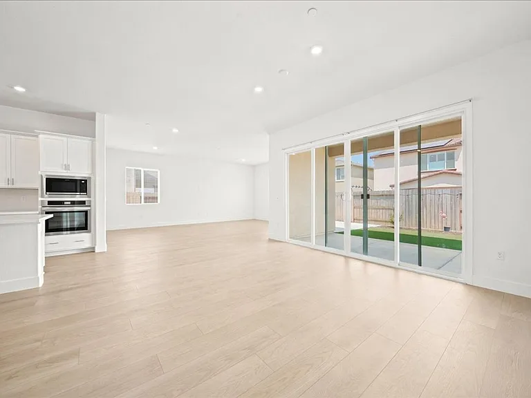 12725 Parakeet Way — Photo 9