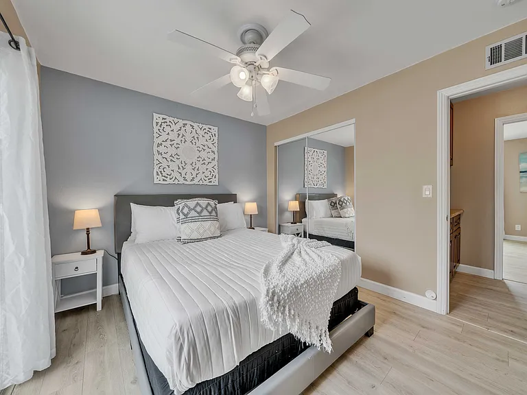 8251 Newman Ave — Photo 15