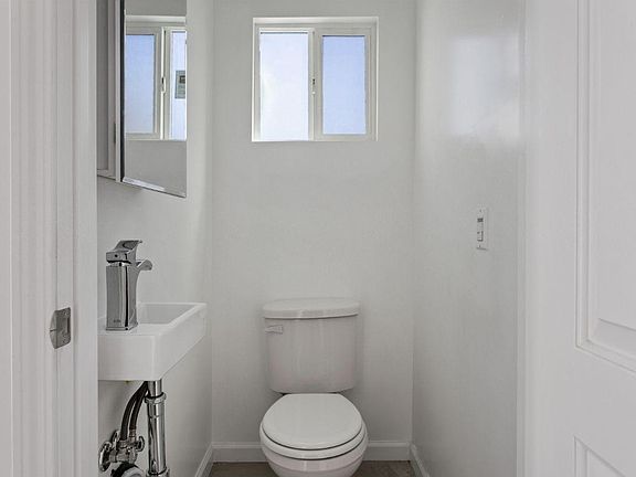 2nd image of 541 N Spaulding Ave #3/4
