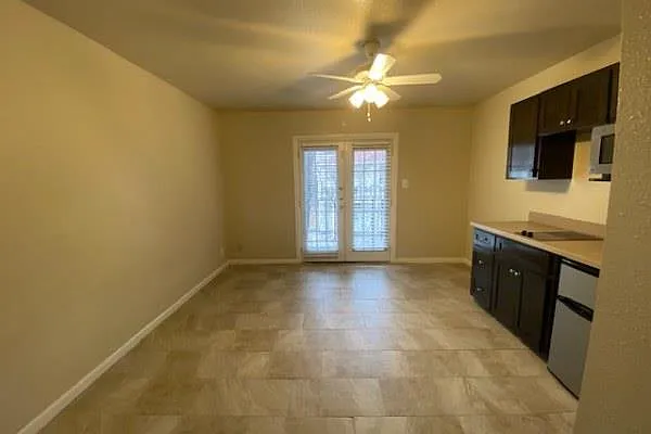 2402 Rio Grande St #6 — Photo 2