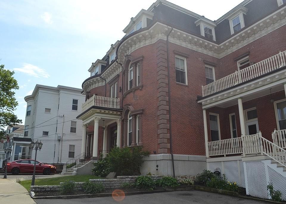 1st image of 14 Kensington Park APT 5