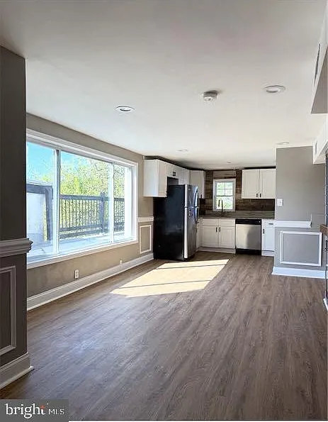 2 bed, 2112 sqft, $1,900 — Photo 2