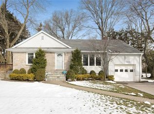 162 Surrey Dr, New Rochelle, NY 10804