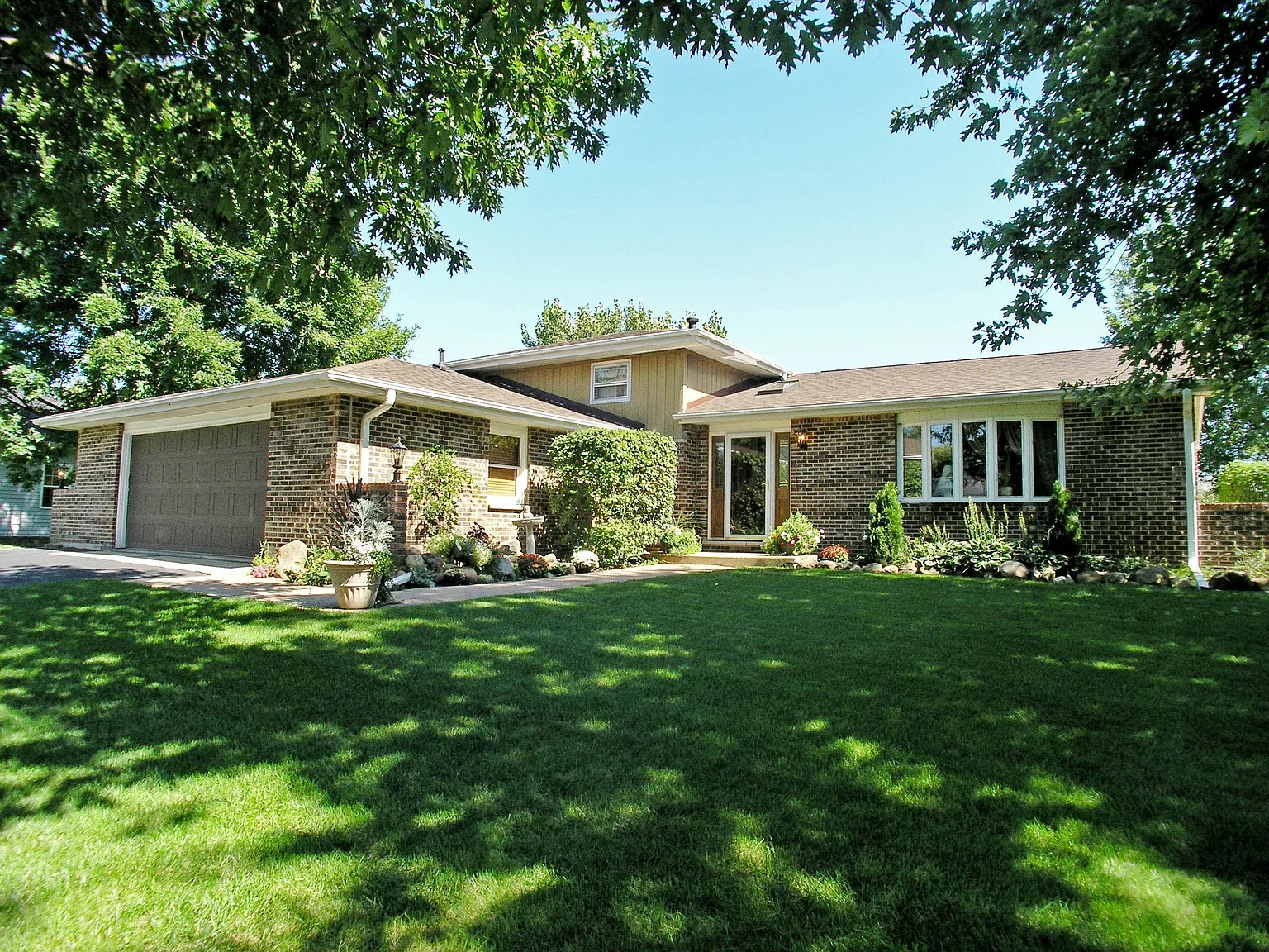 13011 S Elaine Dr photo 1