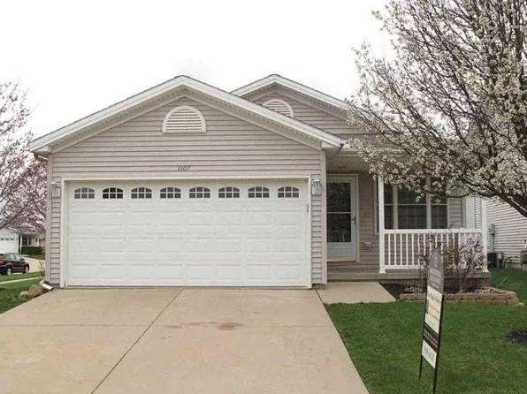 1107 Lockenvitz Ln, Bloomington, IL 61704