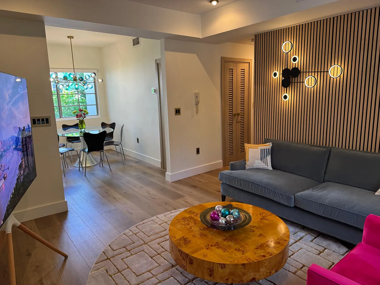 2 bed, 884 sqft, $7,500 — Photo 4
