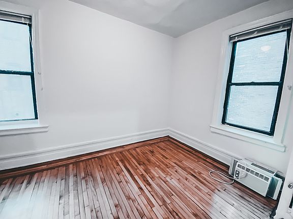 2nd image of 160 Claremont Ave #J3