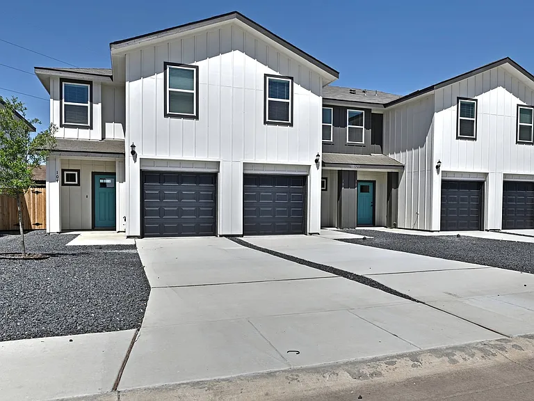 11318 Clearmine St — Photo 3