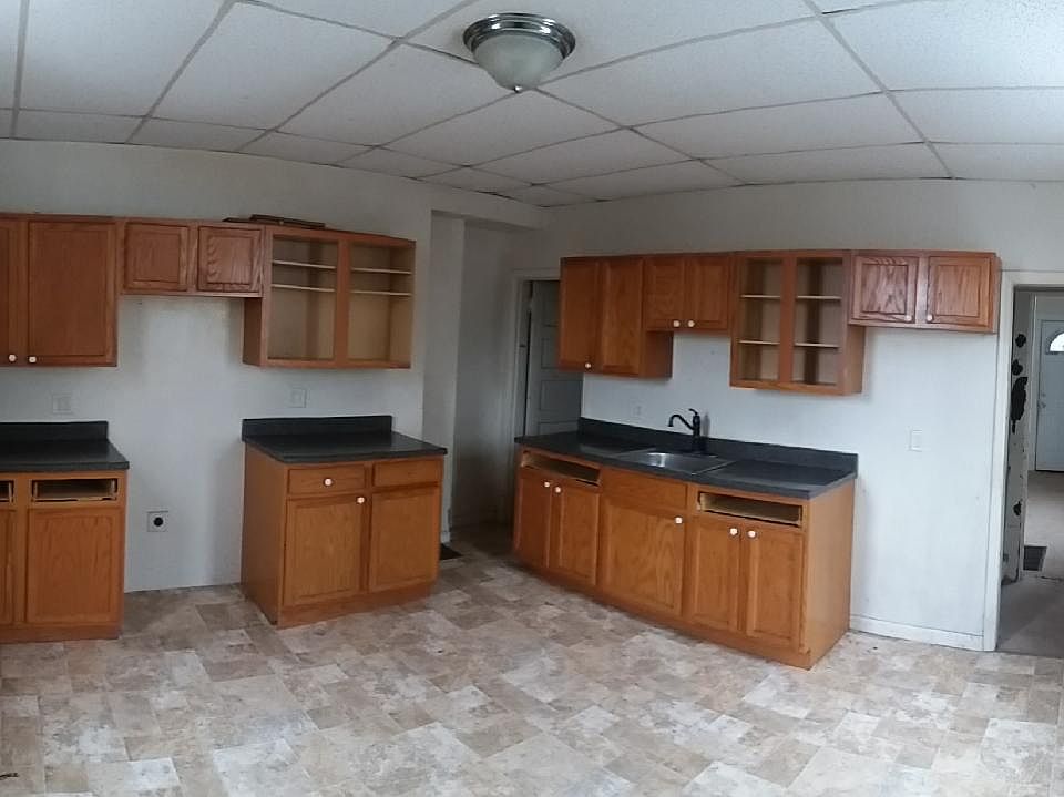 1st image of 708 Stella St