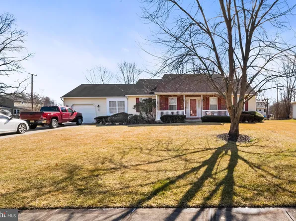404 Village Ct, Mickleton, NJ 08056