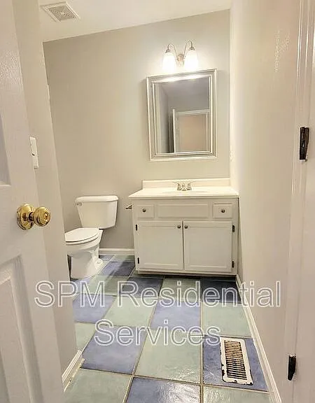 5116 Lampost Cir — Photo 16