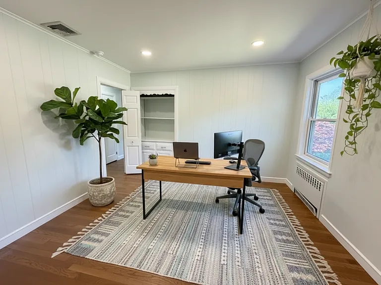 343 Bay Rd — Photo 11