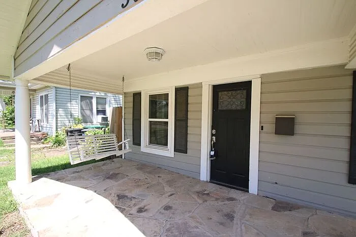 3320 W 5th St — Photo 5