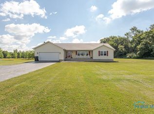 15780 Green Rd, Bowling Green, OH 43402