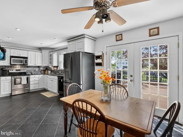 576 Churchville Ln, Holland, PA 18966
