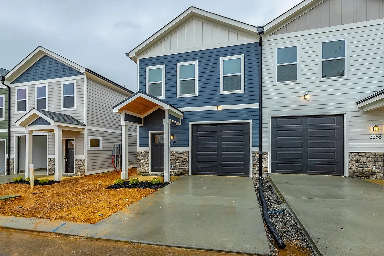 5559 Stream Lane - 1 — Photo 1