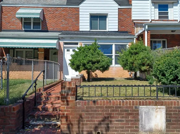 3432 Dix St NE, Washington, DC 20019